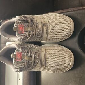 NEW BALANCE womens size 7